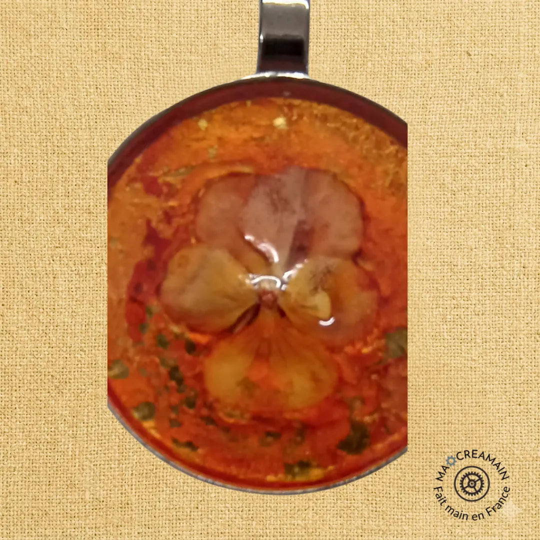 Pendentif pensée n°8