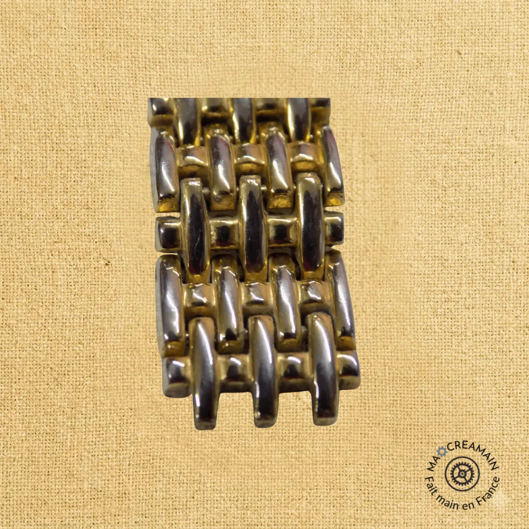 Pendentif : "La Maille Dorée"