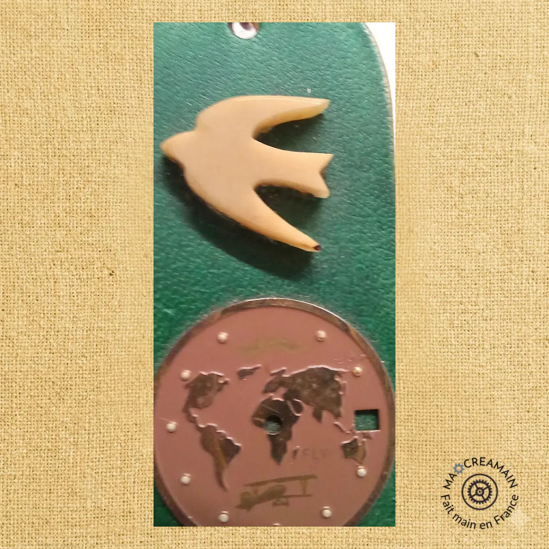 Pendentif "L'Envolée Voyageuse"
