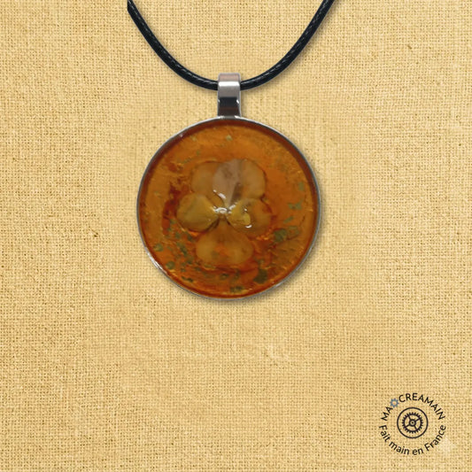 Pendentif pensée n°8