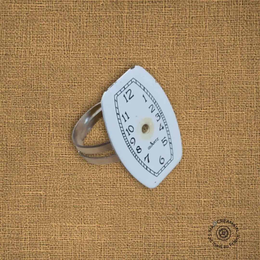 Bague " L'Ovale Enjoué"