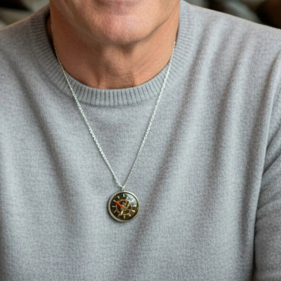 Pendentif "L'Heure Rebelle"