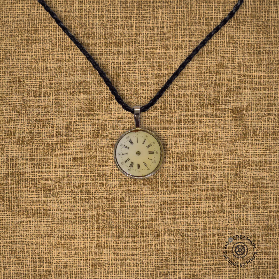 Pendentif "L'Heure Blanche"